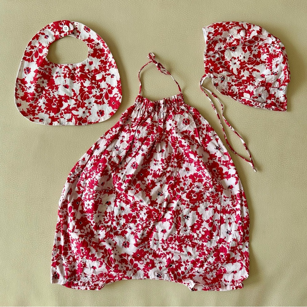 Makie Floral Red and White Baby Onesie Bib and Bonnet Set